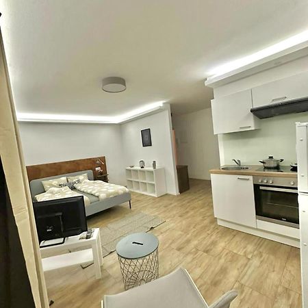 Ar Living Vienna Klosterneuburger Studios Bagian luar foto